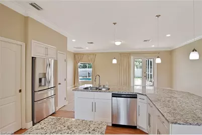 805 SW 4th Pl, Cape Coral, FL 33991 - Photo 6