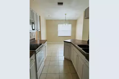 2732 NE 7th Pl, Cape Coral, FL 33909 - Photo 6