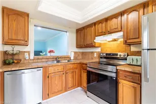 1014 Pine Isle Ln, Naples, FL 34112 - Photo 4