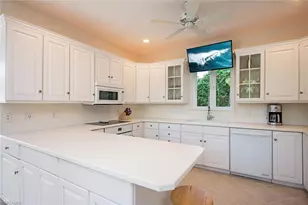 369 2nd Ave N, Naples, FL 34102 - Photo 6