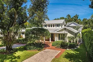 369 2nd Ave N, Naples, FL 34102 - Photo 1