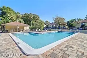 1400 Green Valley Cir, Naples, FL 34104 - Photo 8