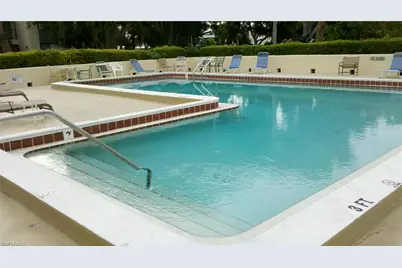 1400 Green Valley Cir #1004, Naples, FL 34104 - Photo 6