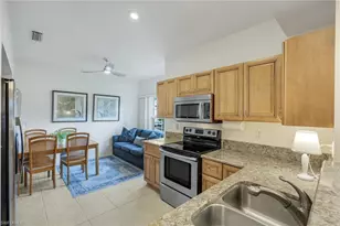 437 Wiggins Lake Ct, Naples, FL 34110 - Photo 8