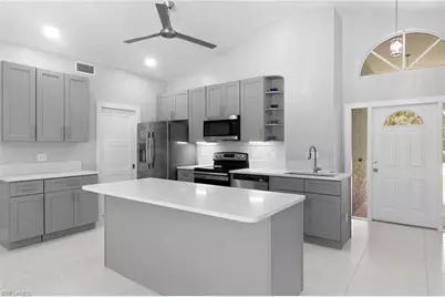 530 22nd Ave NW, Naples, FL 34120 - Photo 6