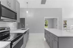 530 22nd Ave NW, Naples, FL 34120 - Photo 10