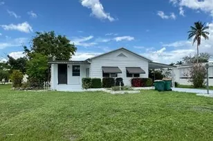 6 St Tropez Dr, Naples, FL 34112 - Photo 2