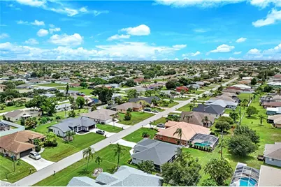 204 SE 19th Ter, Cape Coral, FL 33990 - Photo 32