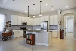 10037 Avalon Lake Cir, Fort Myers, FL 33913 - Photo 4