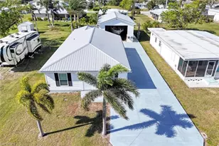 16080 Siesta Dr, Fort Myers, FL 33908 - Photo 2