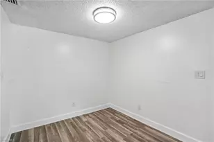 201-5 Santa Clara Dr, Naples, FL 34104 - Photo 10