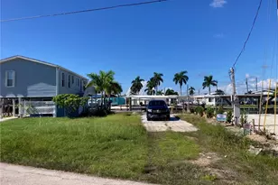 3924 Plumosa Dr, Saint James City, FL 33956 - Photo 2