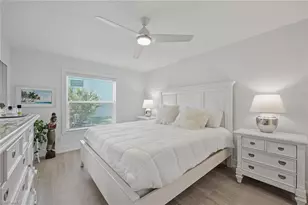 876 Gulf Pavilion Dr, Naples, FL 34108 - Photo 6