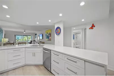 876 Gulf Pavilion Dr #105, Naples, FL 34108 - Photo 2