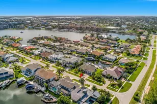 609 Crescent St, Marco Island, FL 34145 - Photo 4