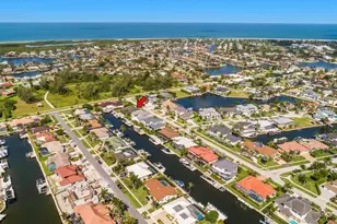 609 Crescent St, Marco Island, FL 34145 - Photo 2