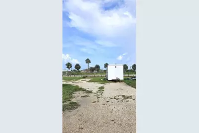 863 Oak St, Fort Myers Beach, FL 33931 - Photo 2