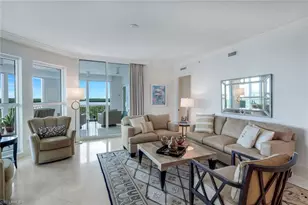 285 Grande Way, Naples, FL 34110 - Photo 8