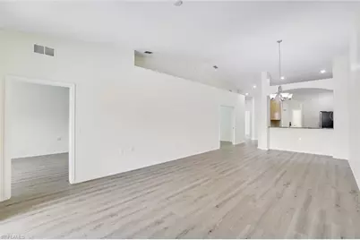 6187 Mandalay Cir #32, Naples, FL 34112 - Photo 8