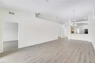 6187 Mandalay Cir, Naples, FL 34112 - Photo 8