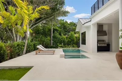 565 Whispering Pine Ln, Naples, FL 34103 - Photo 20