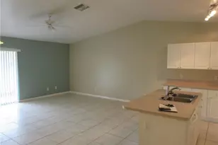 271 SW 4th St, Cape Coral, FL 33991 - Photo 10