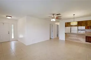 2303 NE 6th St, Cape Coral, FL 33909 - Photo 4