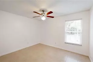 2303 NE 6th St, Cape Coral, FL 33909 - Photo 10
