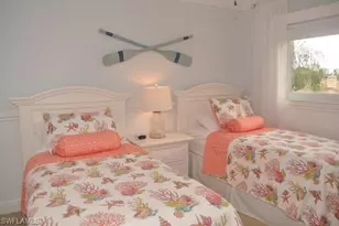 555 Park Shore Dr, Naples, FL 34103 - Photo 18