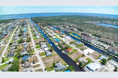 1874 Coral Point Dr, Cape Coral, FL 33990 - Photo 6