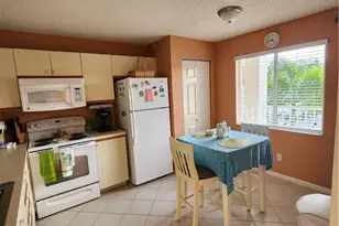 6985 Dennis Cir, Naples, FL 34104 - Photo 6
