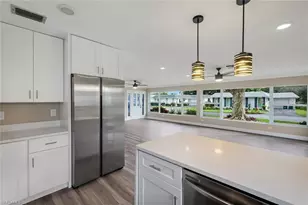 233 Yorkshire Ct, Naples, FL 34112 - Photo 2