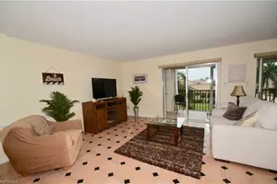 555 Park Shore Dr, Naples, FL 34103 - Photo 8