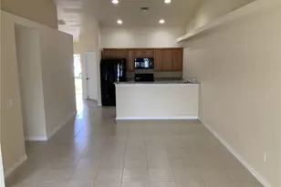 542 SE 6th Pl, Cape Coral, FL 33990 - Photo 4