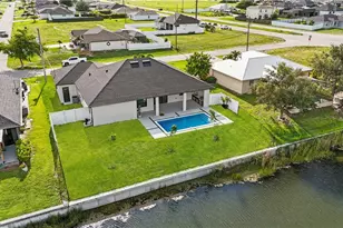 9 SW 14th Ave, Cape Coral, FL 33991 - Photo 34