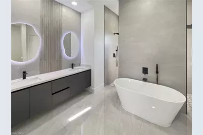 9 SW 14th Ave, Cape Coral, FL 33991 - Photo 16