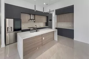 9 SW 14th Ave, Cape Coral, FL 33991 - Photo 10