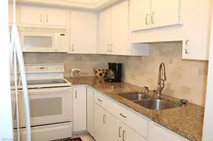 5441 Peppertree Dr, Fort Myers, FL 33908 - Photo 10