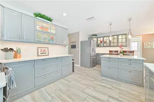 3414 SE 11th Pl, Cape Coral, FL 33904 - Photo 4