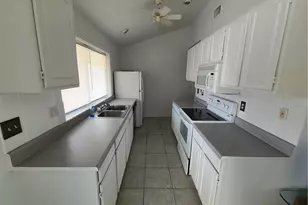 134 SE 8th St, Cape Coral, FL 33990 - Photo 8
