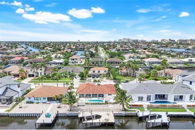 1048 Cottonwood Ct, Marco Island, FL 34145 - Photo 38