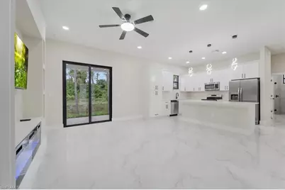 915 Anthony St E, Lehigh Acres, FL 33974 - Photo 6