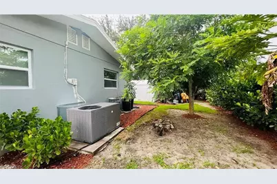 4 Palm Blvd, Lehigh Acres, FL 33936 - Photo 10