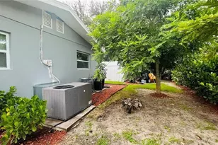 4 Palm Blvd, Lehigh Acres, FL 33936 - Photo 10