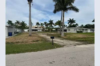 9934 Almetta Ave, Fort Myers, FL 33919 - Photo 4