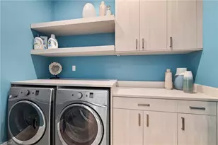 745 Riviera Dr, Naples, FL 34103 - Photo 22