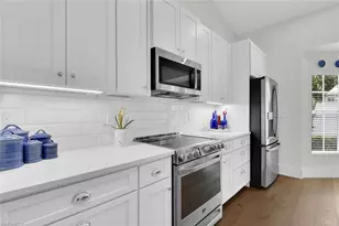 2124 Paget Cir, Naples, FL 34112 - Photo 4