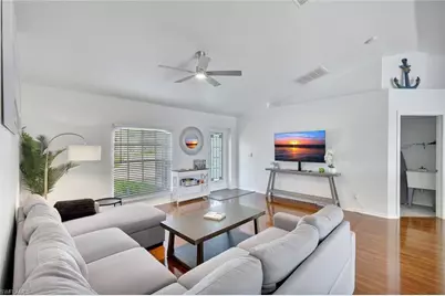 2301 SW 15th Pl, Cape Coral, FL 33991 - Photo 6