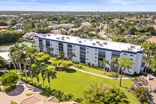 555 Park Shore Dr, Naples, FL 34103 - Photo 38