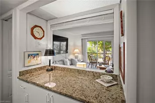 555 Park Shore Dr, Naples, FL 34103 - Photo 8